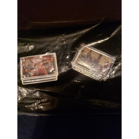 2 NEW Enameled OBAMA PINS - EASTER EGG ROLL & FOREIGN AND COMMONWEALTH OFFICE - Picture 4 of 4